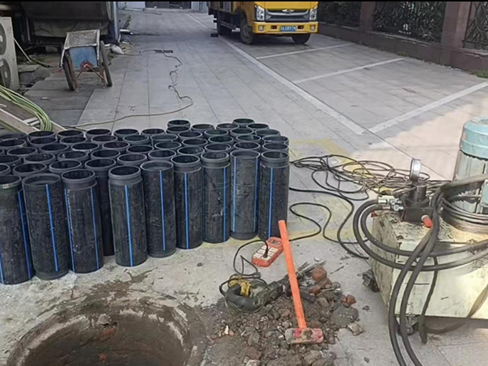 龙门PE置换管厂家 DN315置换管 非开挖管短管置换